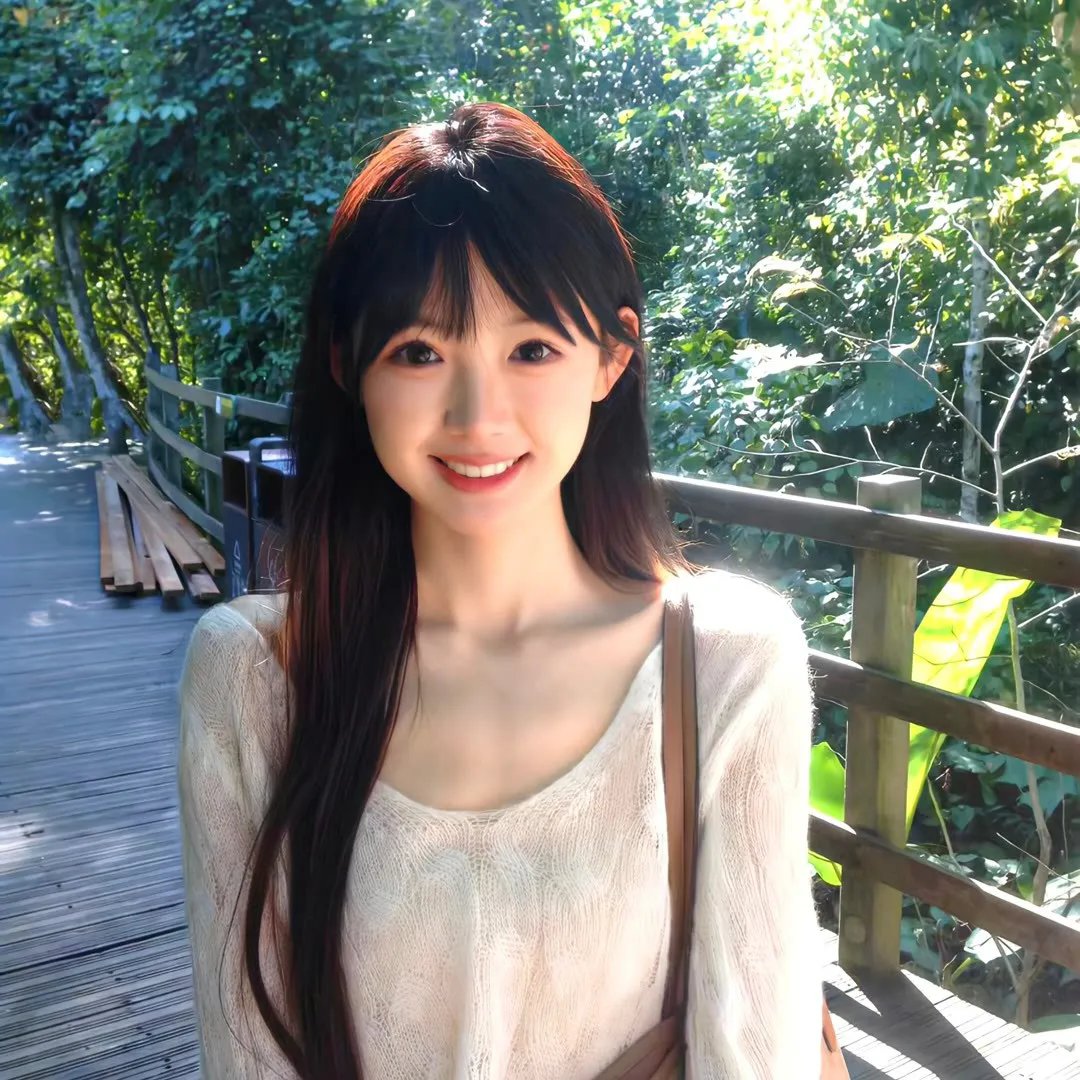 莹莹烛火照红妆